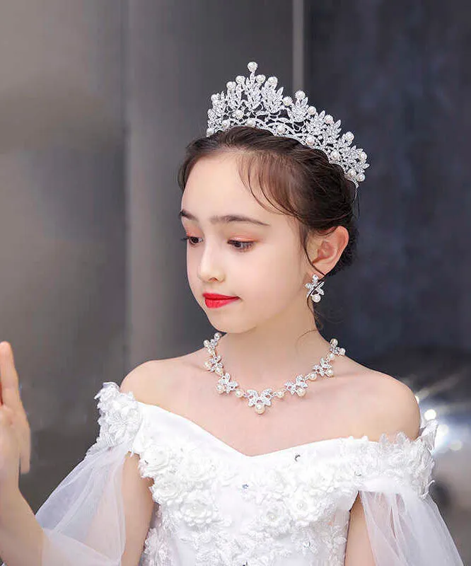 Chic Silk Alloy Zircon Pearl Hollow Out Girl Crown IU047