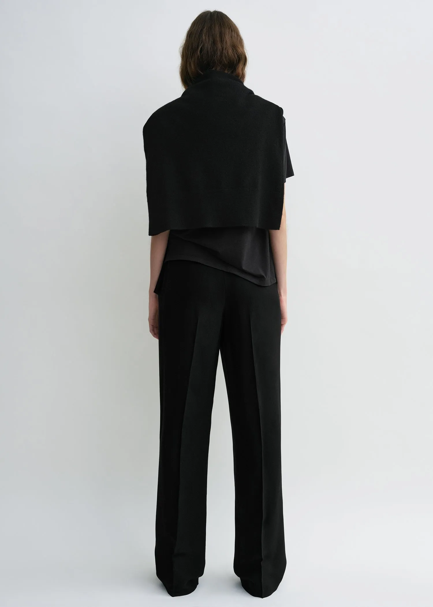 Double-pleat fluid trousers black