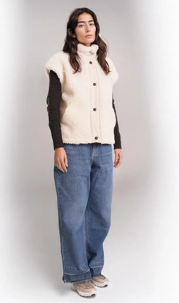 o202290-BUTTON-UP SHERPA VEST - CREAM