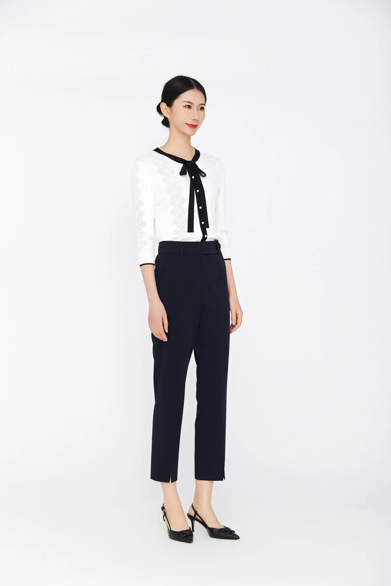 White Tie Neck Ribbon Knit Shirt